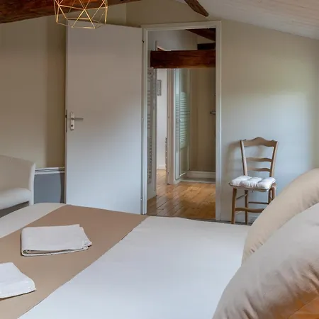 Сasa de vacaciones Avec Jacuzzi Charme Et Confort *