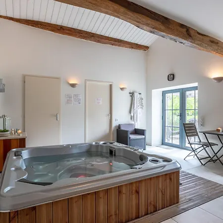 Avec Jacuzzi Charme Et Confort * Saint-Étienne-du-Bois