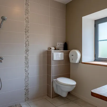 Avec Jacuzzi Charme Et Confort Сasa de vacaciones *